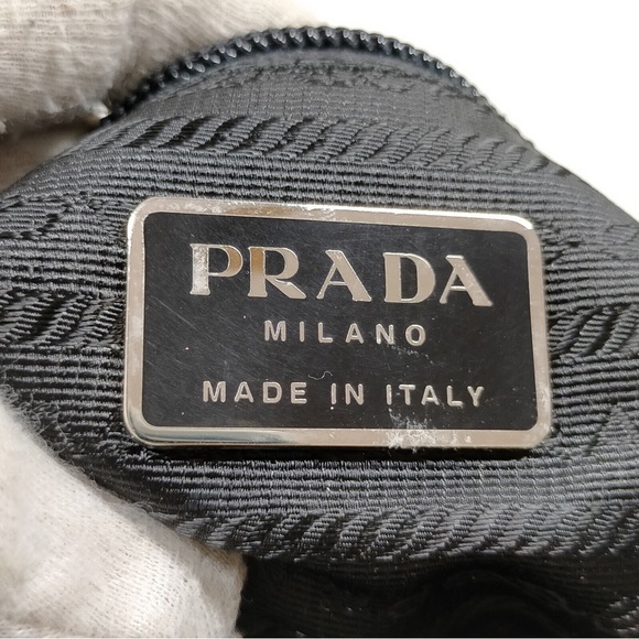 ✨SOLD✨ PRADA • AUTHENTIC VINTAGE BLACK GENUINE LEATHER LOGO STRAP SHOULDER BAG - Picture 6 of 9